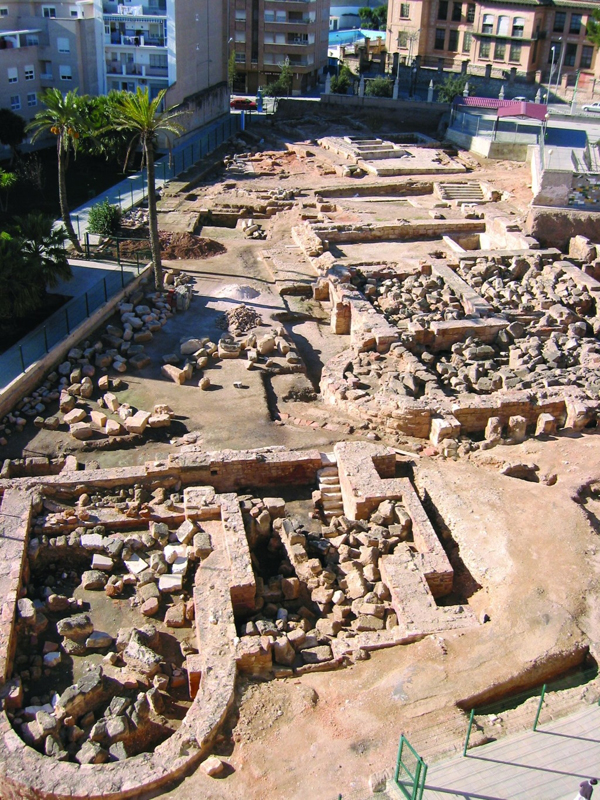 Hallan un casco de legionario romano en las últimas excavaciones  arqueológicas en València - Cultur Plaza